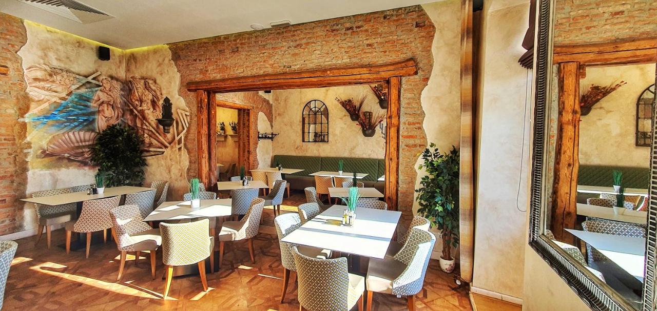فندق Casa Crown براشوف المظهر الخارجي الصورة